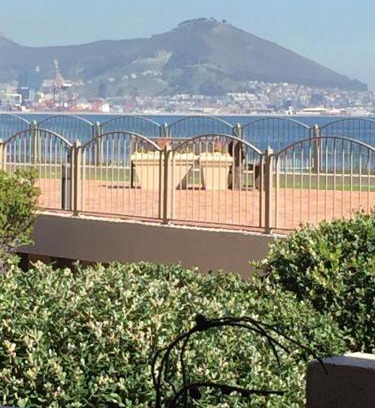 Lagoon Beach Apartment | Leisure Bay Beachfront Apartment