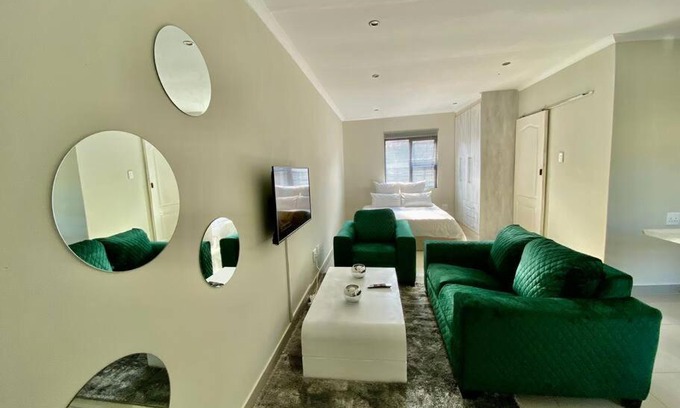 Lombardy East Apartment | Little paradise spacious -3min 2N1-20/MBSWiFi(11)