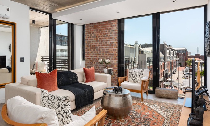 Cape Town City Centre Apartment | Lovely and Stylish Apartment l De Waterkant