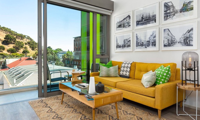 Bo'Kaap Apartment | Luxe De Waterkant Apartment | Mountain Views