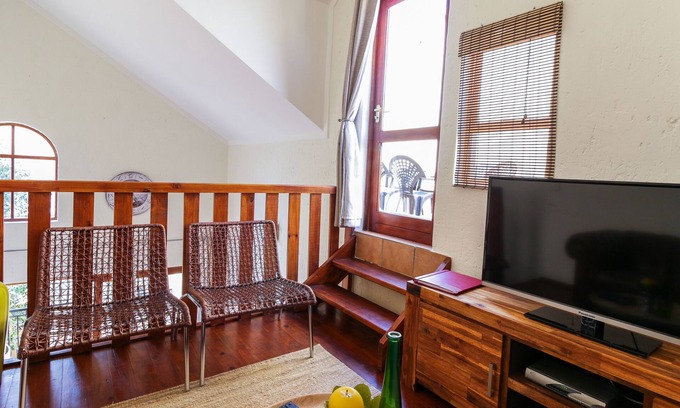 Lone Hill Apartment | Luxurious 1 Bedroom Furnished Loft apartment