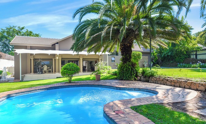Greater Johannesburg Metropolitan Area House | Luxurious 5-Bed Home with Private Cinema & Pool