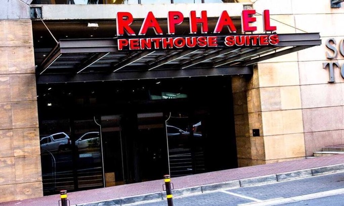 Sandown Hotel | Luxury apartment in Raphael penthouse suite