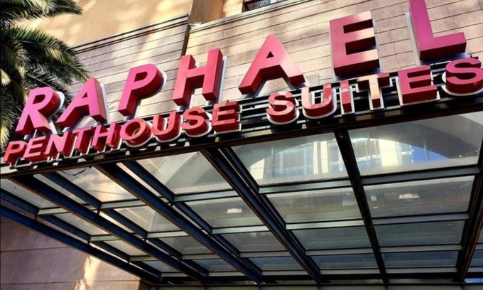 Sandown Apartment | luxury apartments in Raphael suites