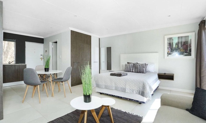 Sandown Apartment | Madison Palms Sandton Apartment