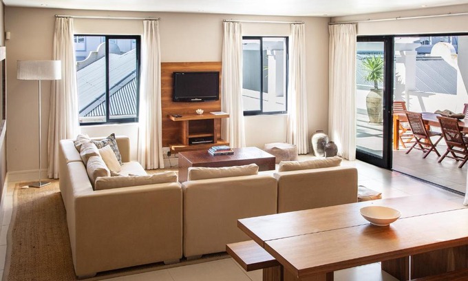 Hermanus City-Centre Apartment | Marine Square Luxury Suites