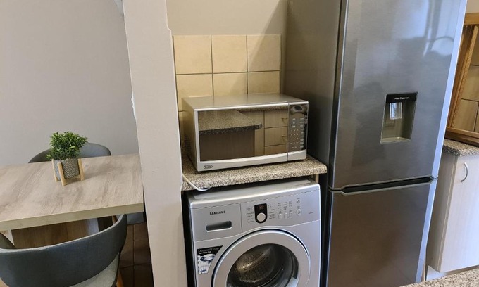 Greater Johannesburg Metropolitan Area Apartment | Midrand Ninth on Lever Unit 198