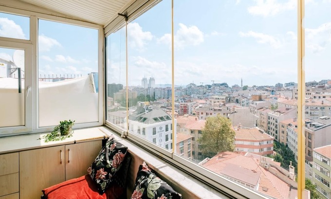 Osmanbey Apartment | Missafir Sleek Flat in Nisantasi with Terrace