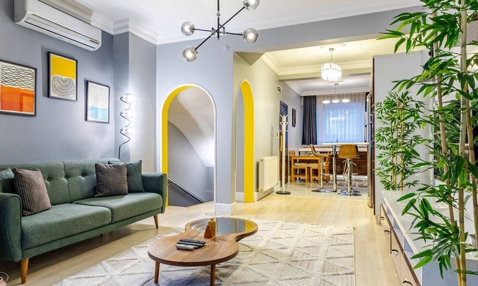 Sisli Apartment | Modern Apartment, 10 Min from Nisantasi