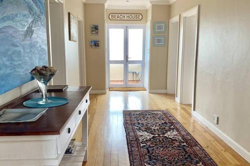 Fish Hoek Apartment | Modern apartment with stunning Sea Views