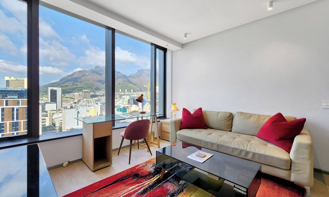 Bo'Kaap Apartment | Modern City Haven | City and Mountain Views