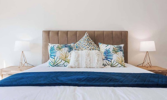 Fish Hoek Apartment | Modern Coastal Living | Walk to Beach & Cafés