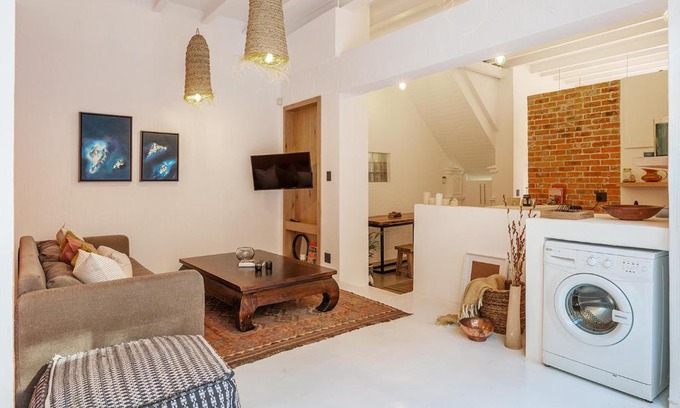 Bo'Kaap Apartment | Modern Oasis in Bokaap