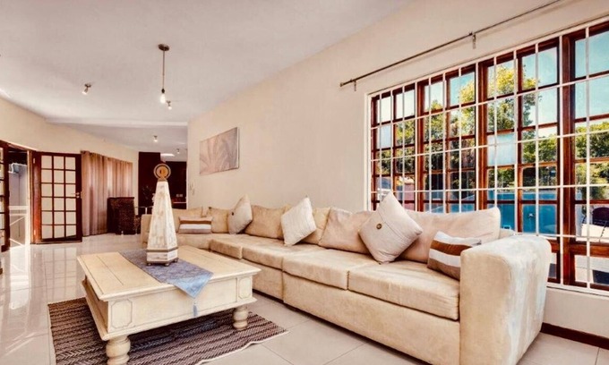 Greater Johannesburg Metropolitan Area House | Modern One Bedroom Apartment in Heart of Sandton! Shosha Properties