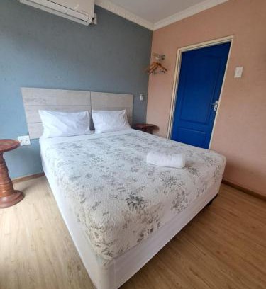 Kareeberg Apartment | Monarch Guest House