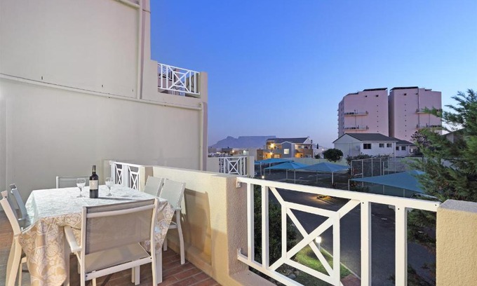 West Beach Apartment | Mont Serrat 49