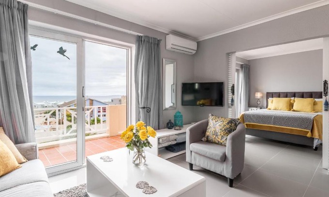 West Beach Apartment | Mont Serrat