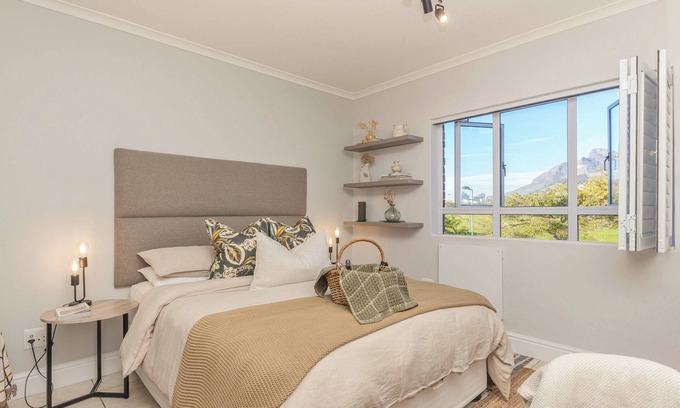 Mouille Point Apartment | Mouille Point Studio including welcome basket