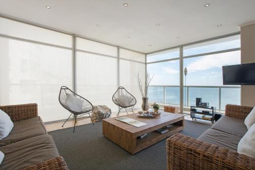 Mouille Point Apartment | New Cumberland 501 by CTHA