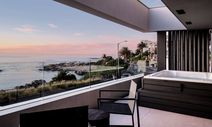 Camps Bay Apartment | Newly renovated, furnished, 3 bedroom, 3.5 bathroom apt, stunning ocean views
