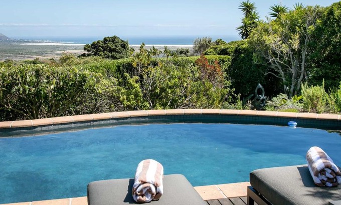 Redhill House | Noordhoek's Hidden Gem - backup power
