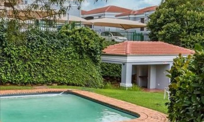 Northcliff Apartment | Northcliff Terrace 2 bedroom apartment