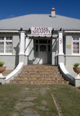 Oudtshoorn Hostel | Oasis Shanti Backpackers
