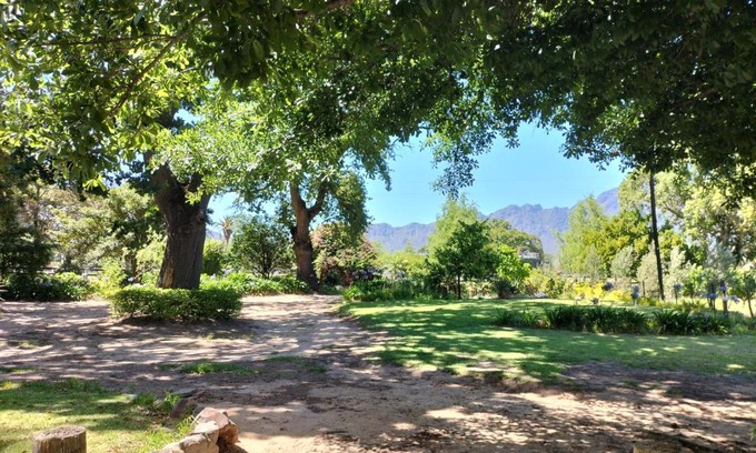 Franschhoek Apartment | Olive and Vine Farm Cottage