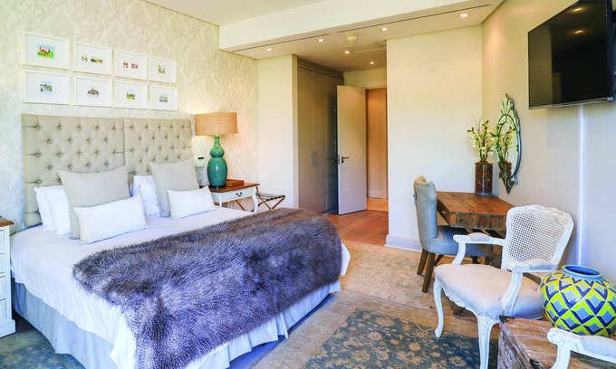 Victoria and Alfred Waterfront Apartment | One Bedroom Apartment - fully equipped Waterfront based, V&a Marina Residential