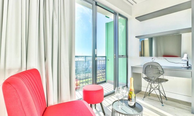 Cape Town City Centre Apartment | One On Albert With Parking