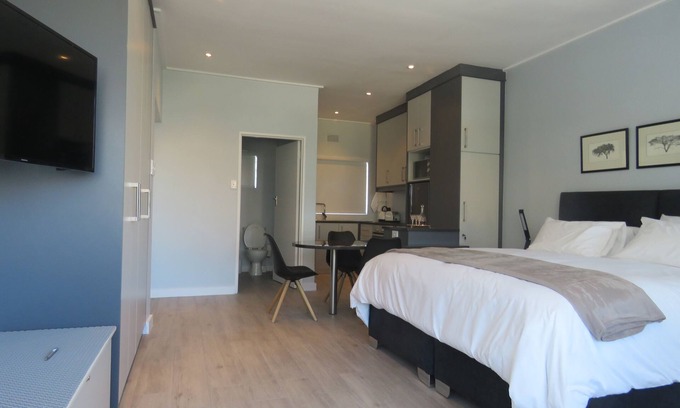 Cape Town City Centre Apartment | Oranjehof Studios