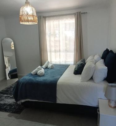 Pinelands Apartment | Pinelands One-bedroom Apartment