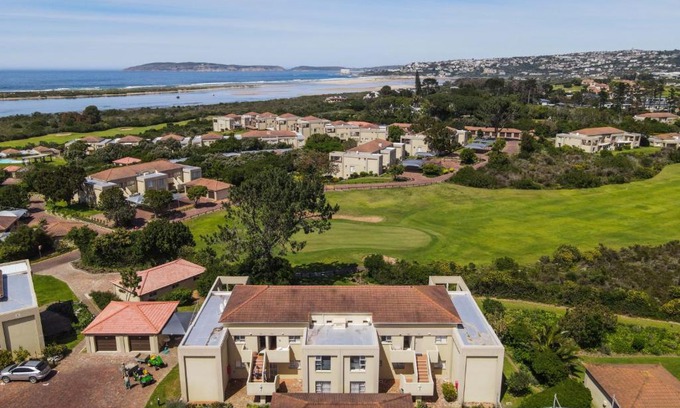 Plettenberg Bay Apartment | Plettenberg Bay Unit J6 Goose Valley Apartment
