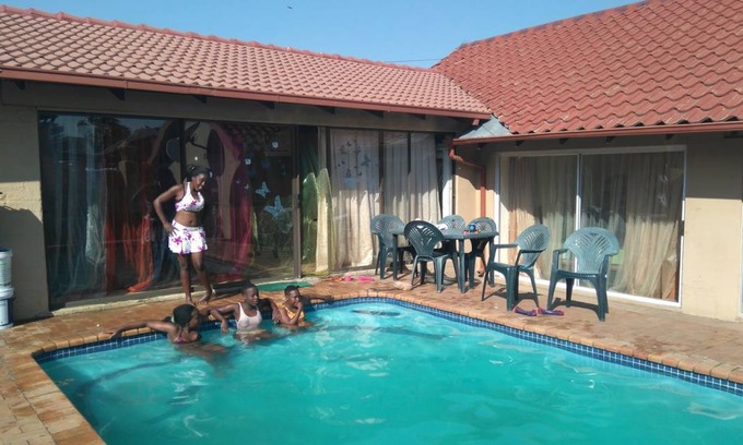 Boksburg Resort | Private room ∙ 1 guest