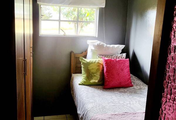 Govan Mbeki Resort | Private room ∙ 1 guest