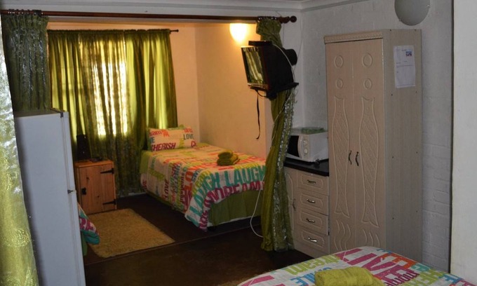 Lutzville Resort | Private room ∙ 4 guests