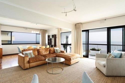 Three Anchor Bay Apartment | Promenade Paradise
