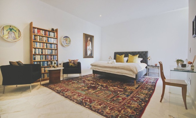 Mountainside Apartment | Red Rock Ocean View Villa - Corporal's Room