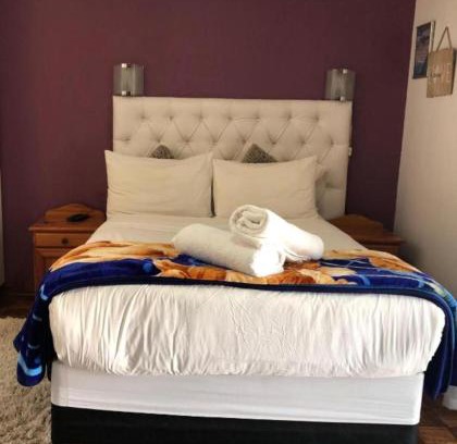 Port Elizabeth House | REDPillars Private double ensuite rooms