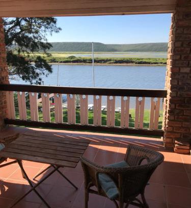 Nelson Mandela Bay Hostel | Riverfront Homestay
