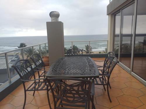 Margate Beach Apartment | Rondevoux 27