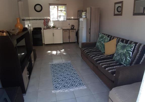 Bela-Bela Apartment | Roos Getaway Apartments