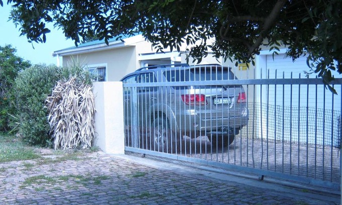 Westcliff Apartment | Rose's Cottage