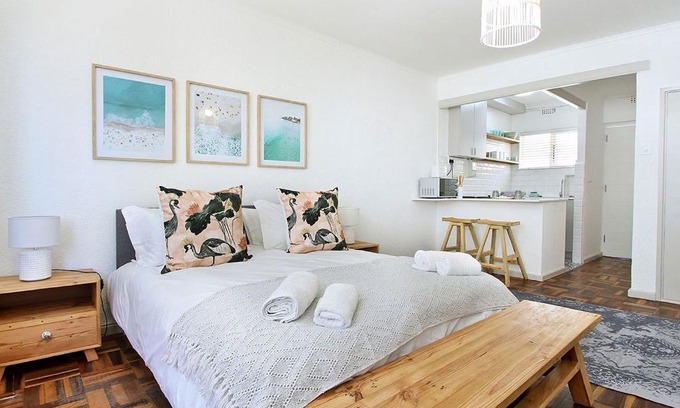 Mouille Point Apartment | Sandringham 6