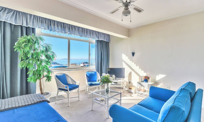 Mouille Point Apartment | Sandringham III