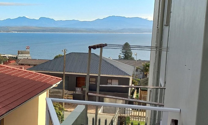 Mossel Bay Apartment | Sea La View