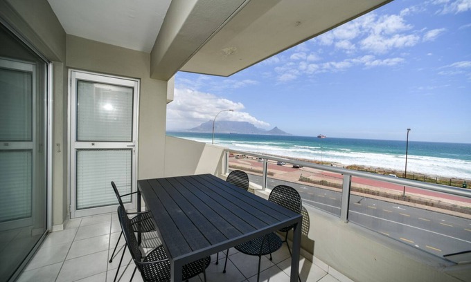 Cape Town Apartment | Sea Spray A204, Blouberg by HMH