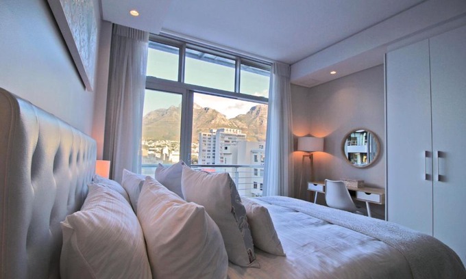 Cape Town City Centre Apartment | Sensational Sentinel
