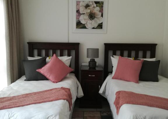 Fichardt Park Apartment | Sleep @161 Benade drive
