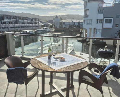Waterfront Apartment | South Quay no 6
